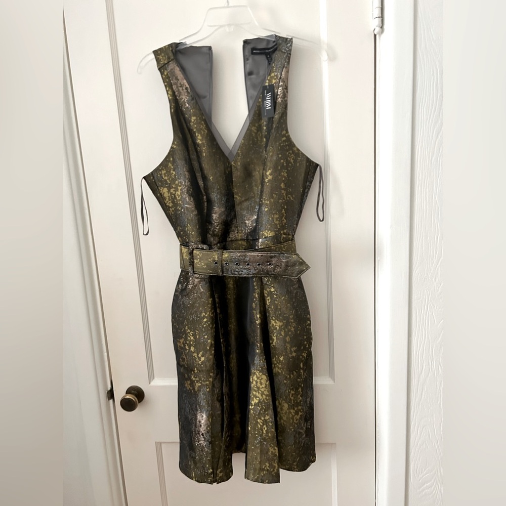 NWT WHITE HOUSE BLACK MARKET DRESS SIZE 6